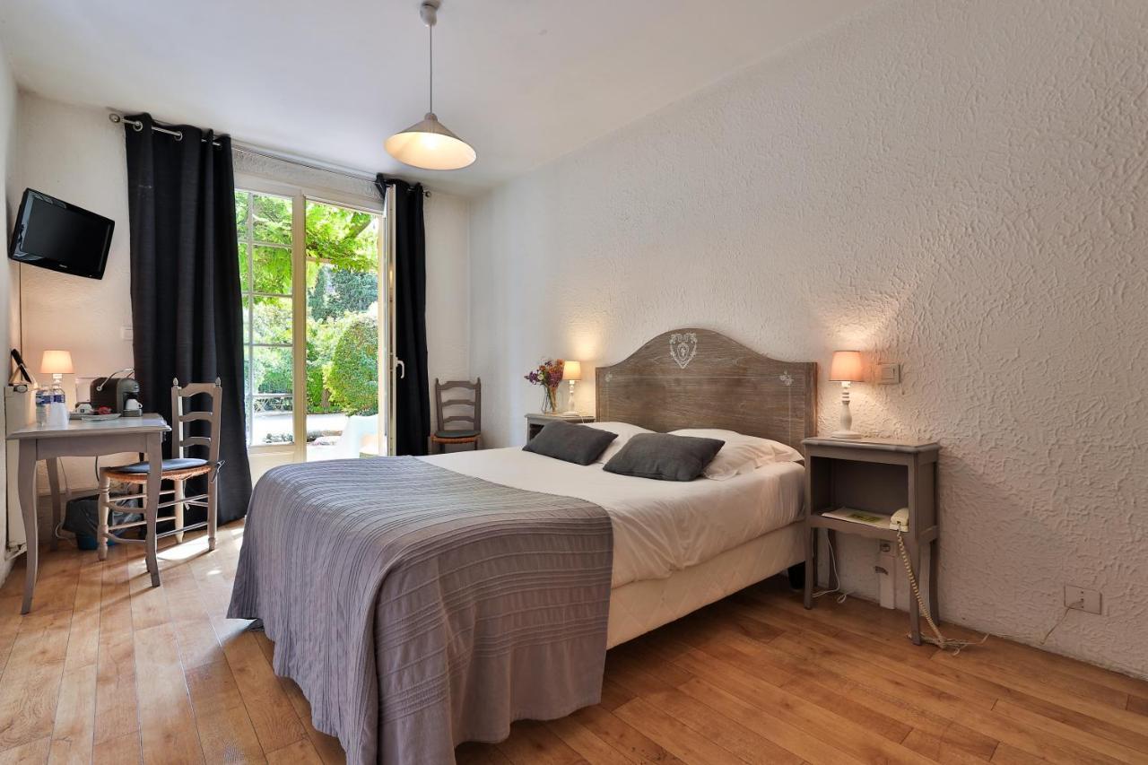 Logis Hotel Castel Mouisson Barbentane Exterior photo