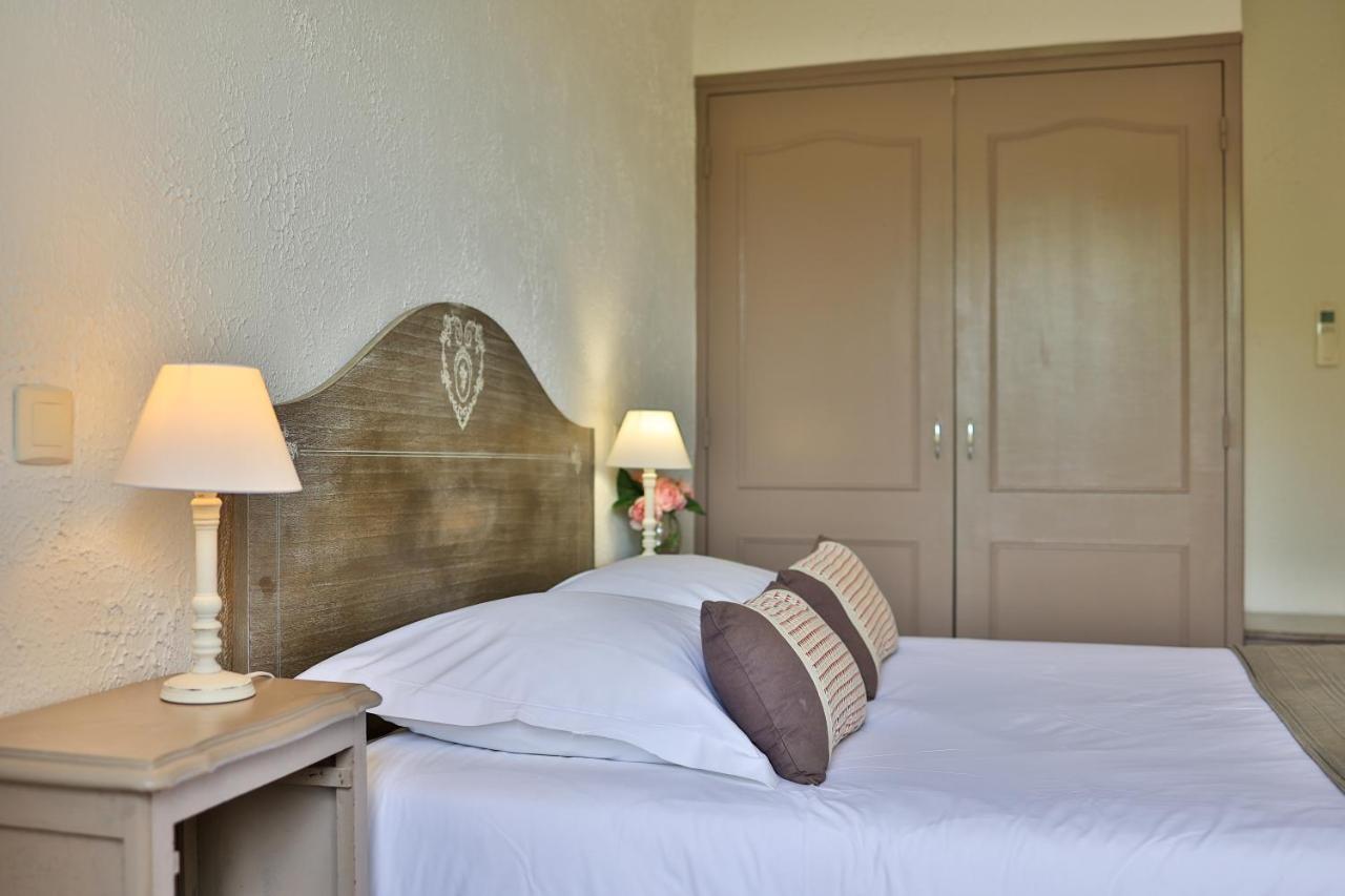 Logis Hotel Castel Mouisson Barbentane Exterior photo