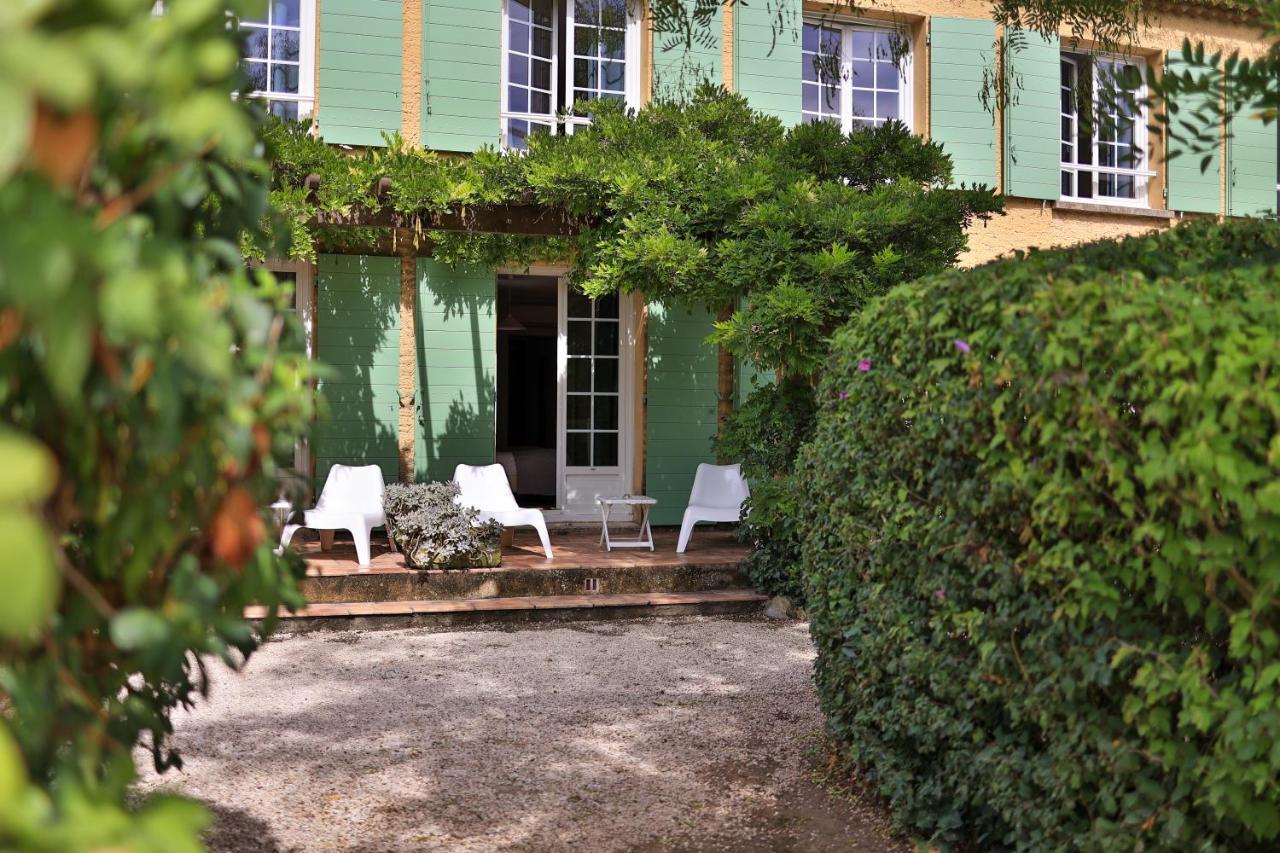 Logis Hotel Castel Mouisson Barbentane Exterior photo