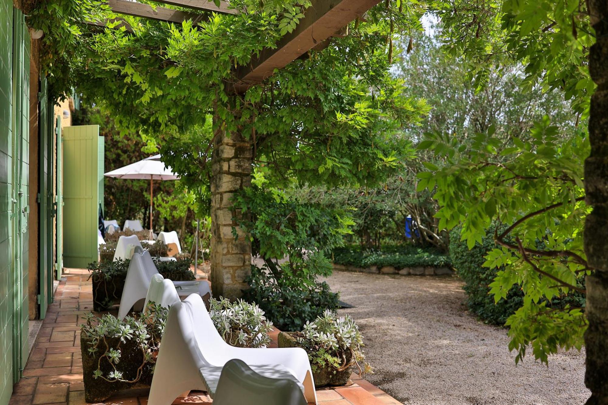 Logis Hotel Castel Mouisson Barbentane Exterior photo